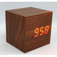 Hnedý LED budík kocka s dátumom EuB 8467, 6 cm